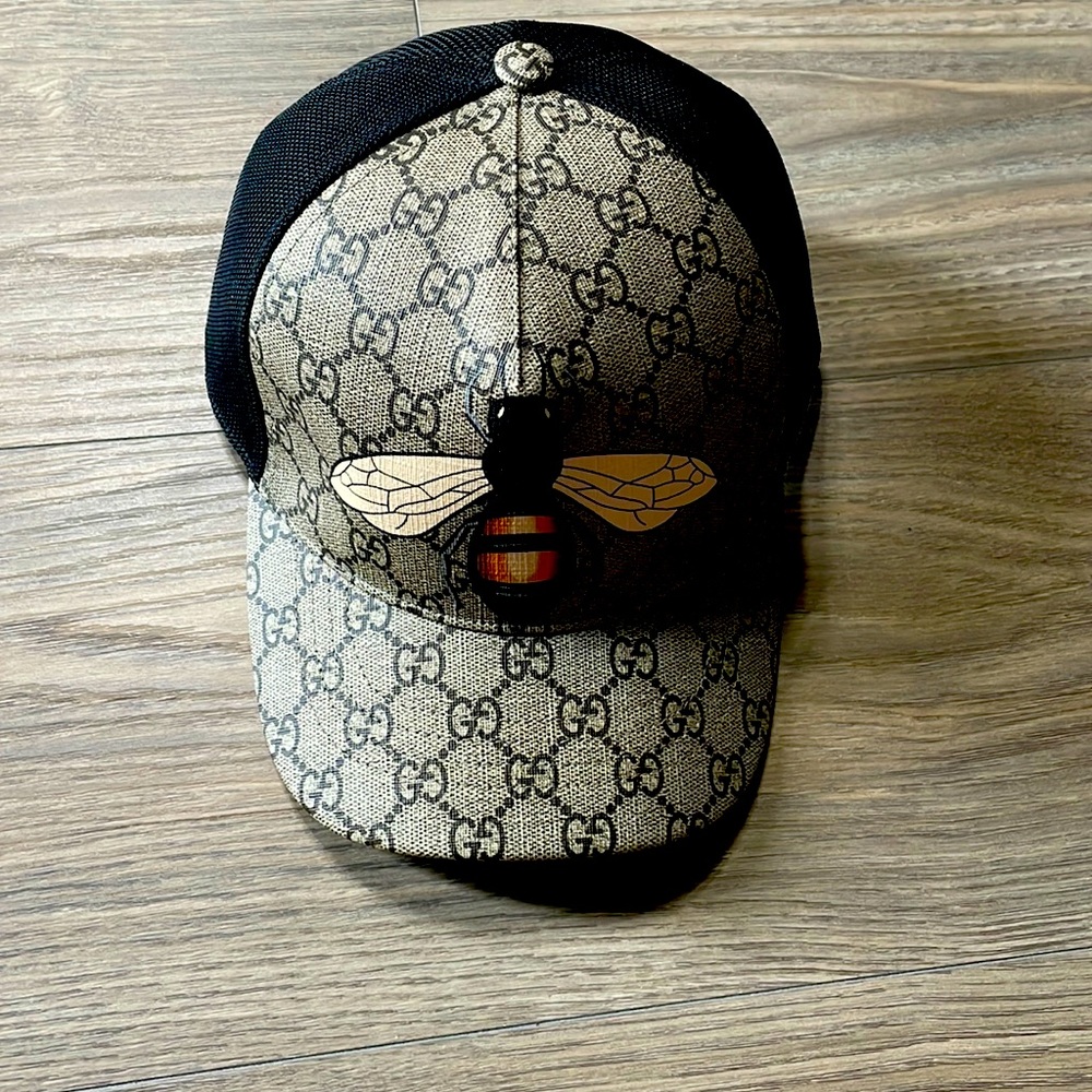 Authentic Gucci bee hat size small